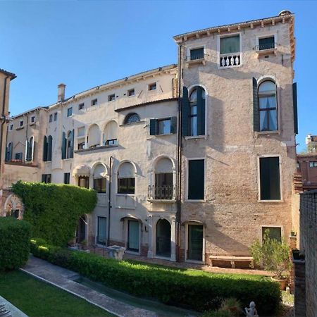Palazzo Contarini Della Porta Di Ferro Aparthotel Venesia Bagian luar foto