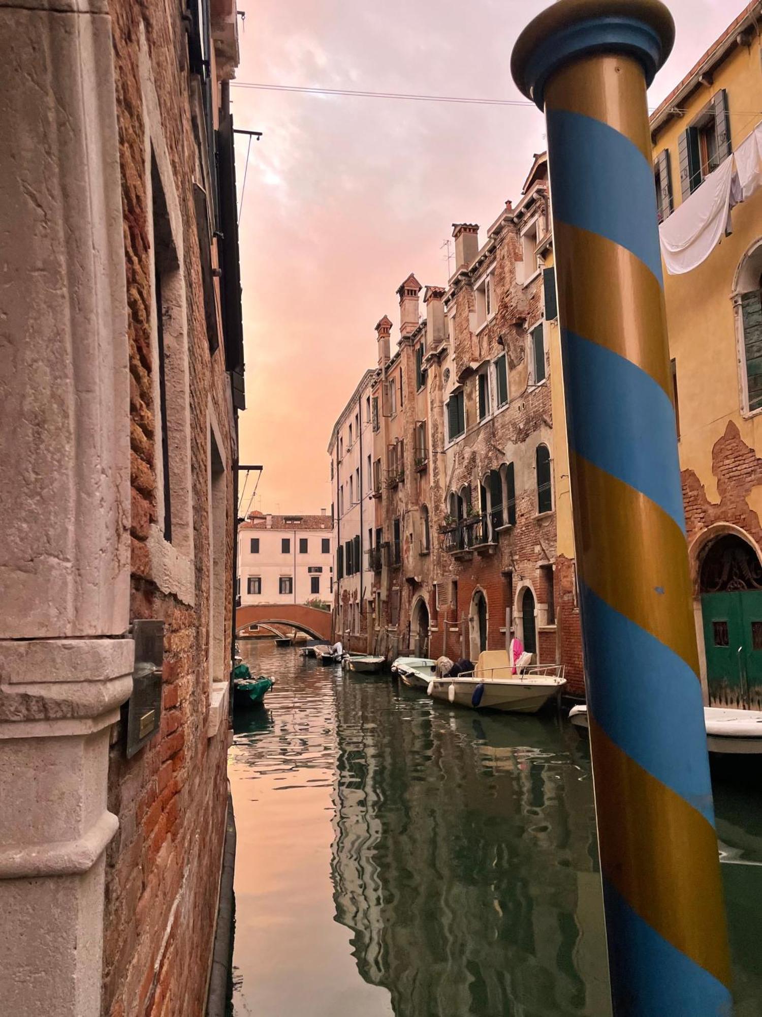 Palazzo Contarini Della Porta Di Ferro Aparthotel Venesia Bagian luar foto