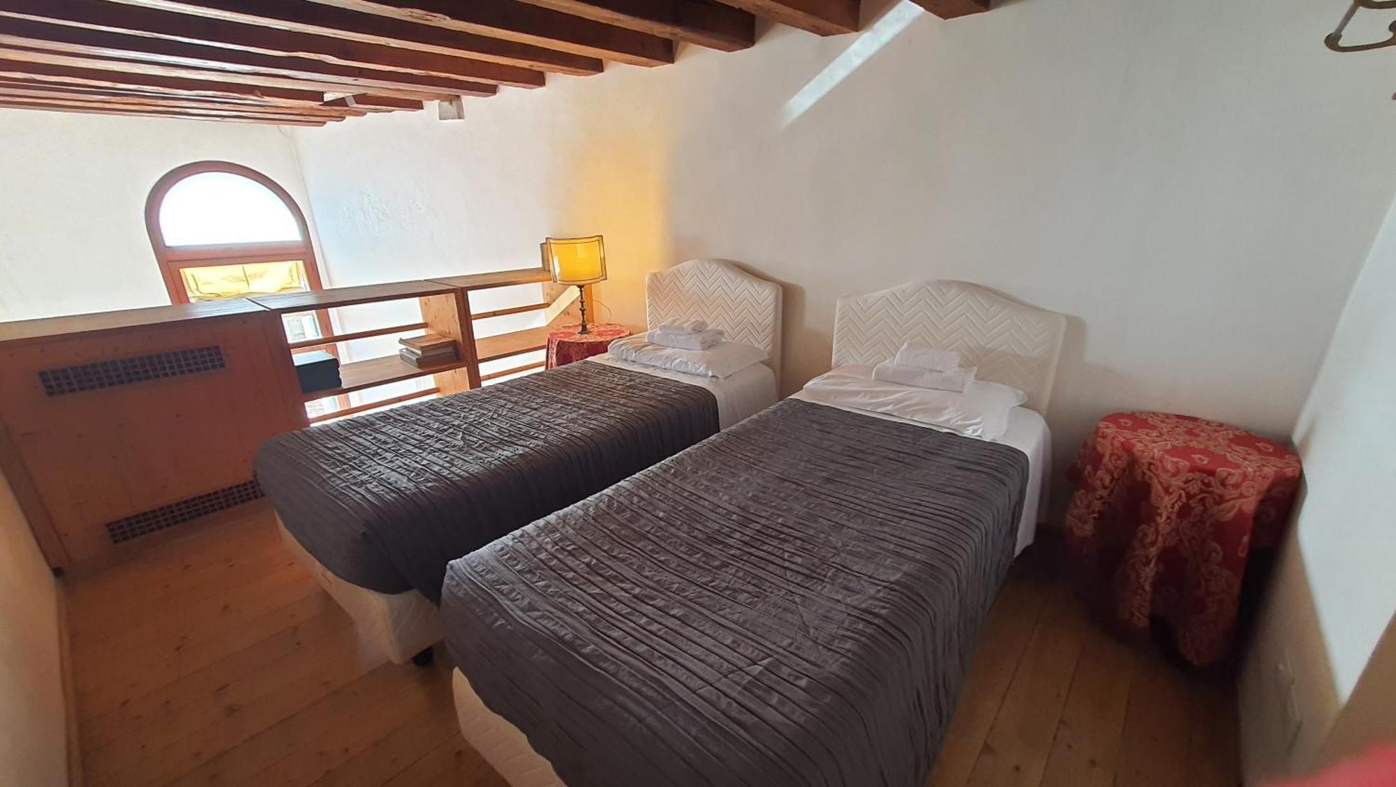 Palazzo Contarini Della Porta Di Ferro Aparthotel Venesia Bagian luar foto