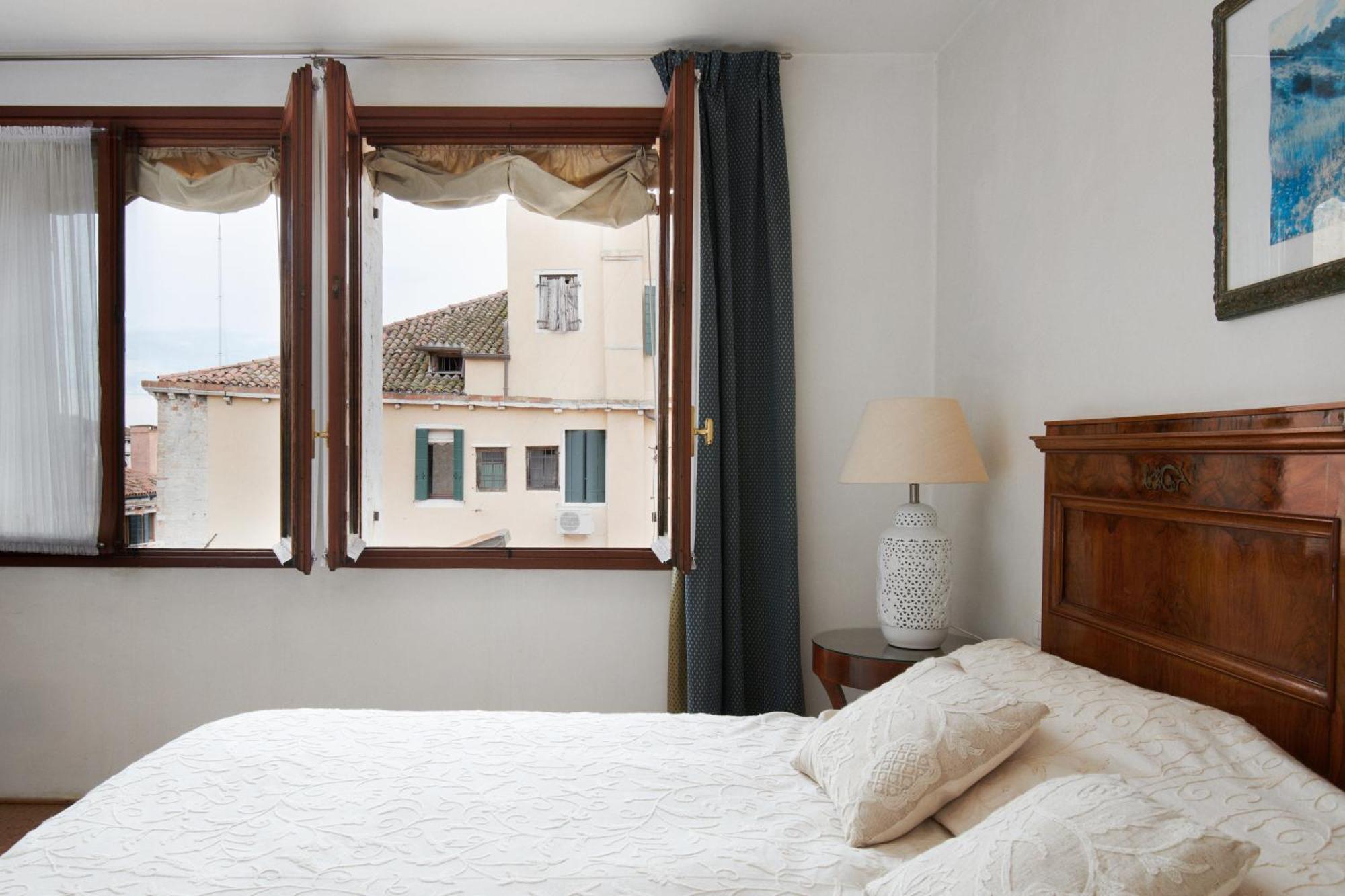 Palazzo Contarini Della Porta Di Ferro Aparthotel Venesia Bagian luar foto