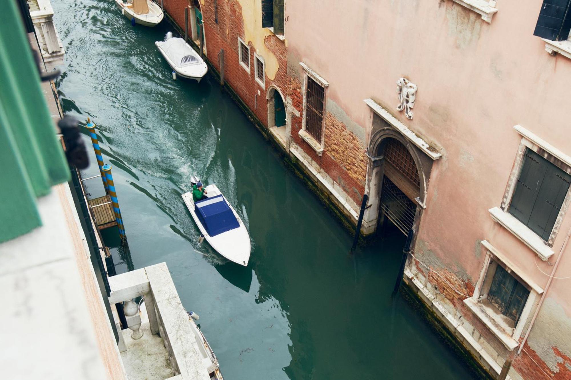 Palazzo Contarini Della Porta Di Ferro Aparthotel Venesia Bagian luar foto